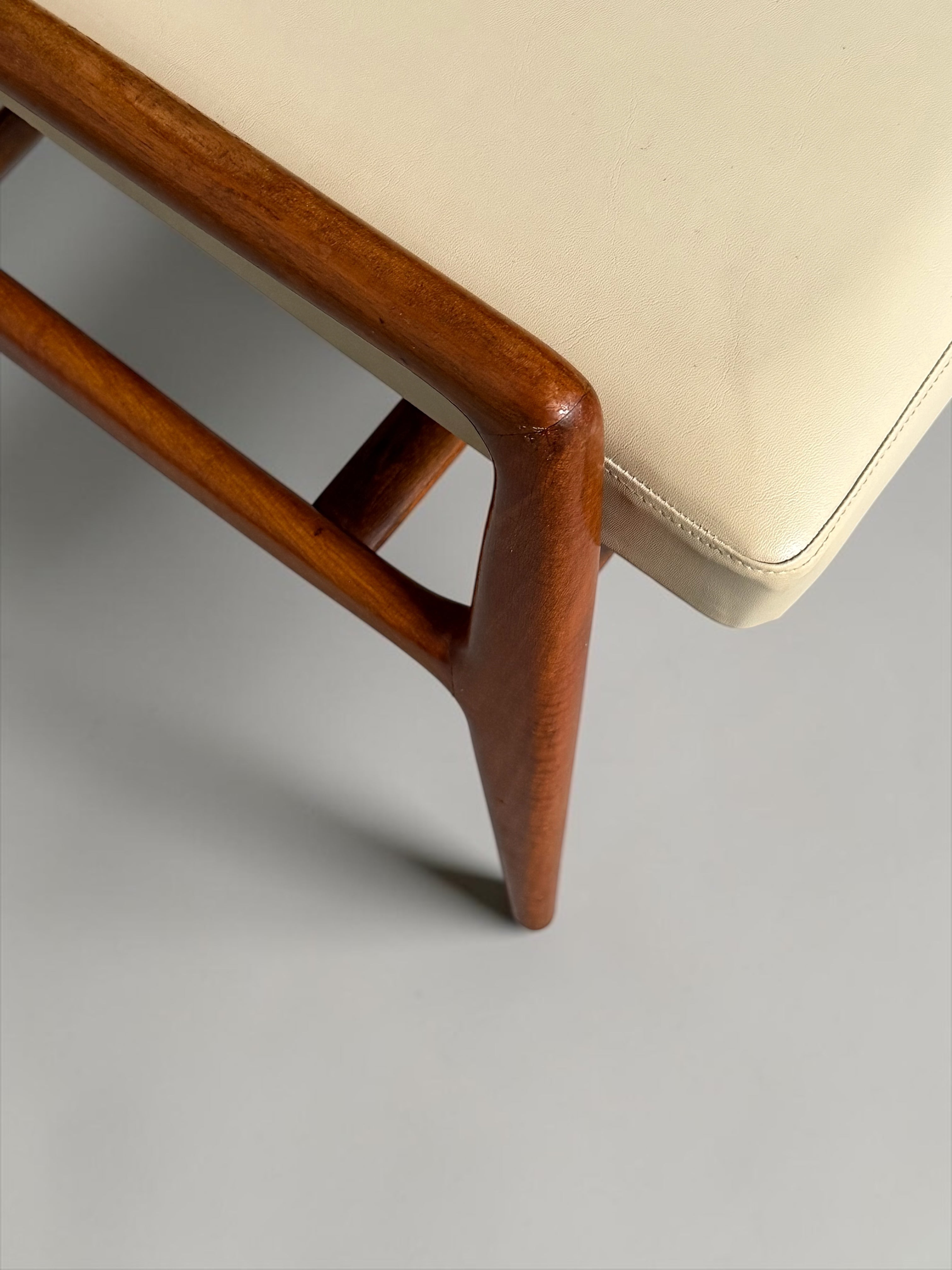 Model 676 Side Chair by Gio Ponti for Cassina, 1953　
