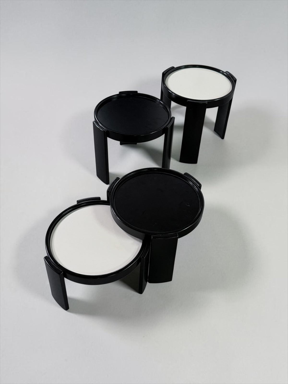 Model 780 Nesting Tables by Gianfranco Frattini for Cassina, Italy　
