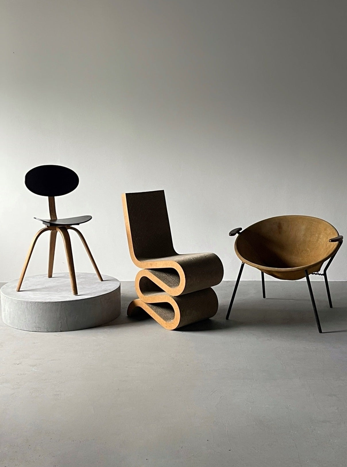 Bow-Wood' chair by Hugues Steiner