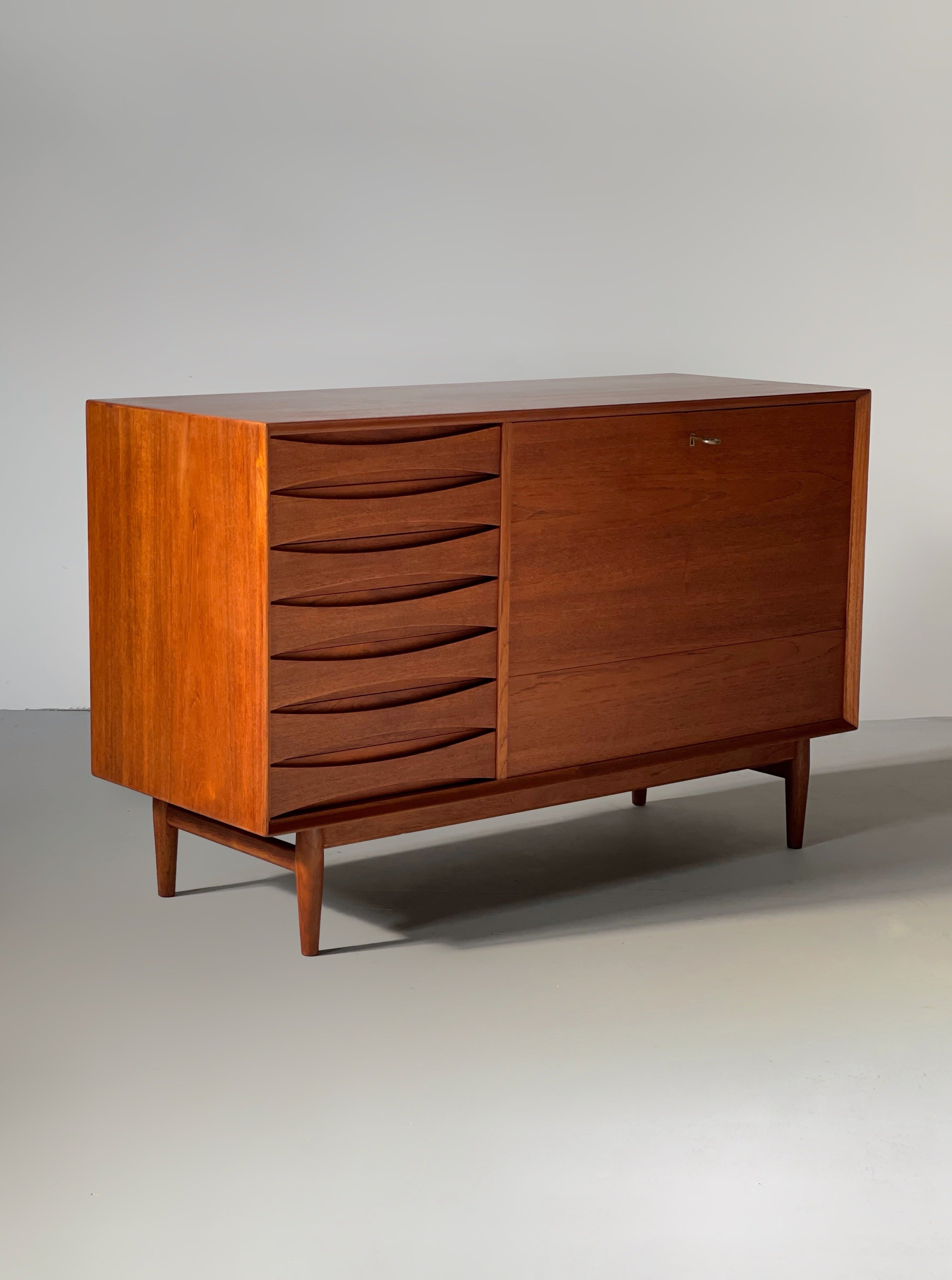 Arne Vodder Bar Credenza for Sibast Møbler