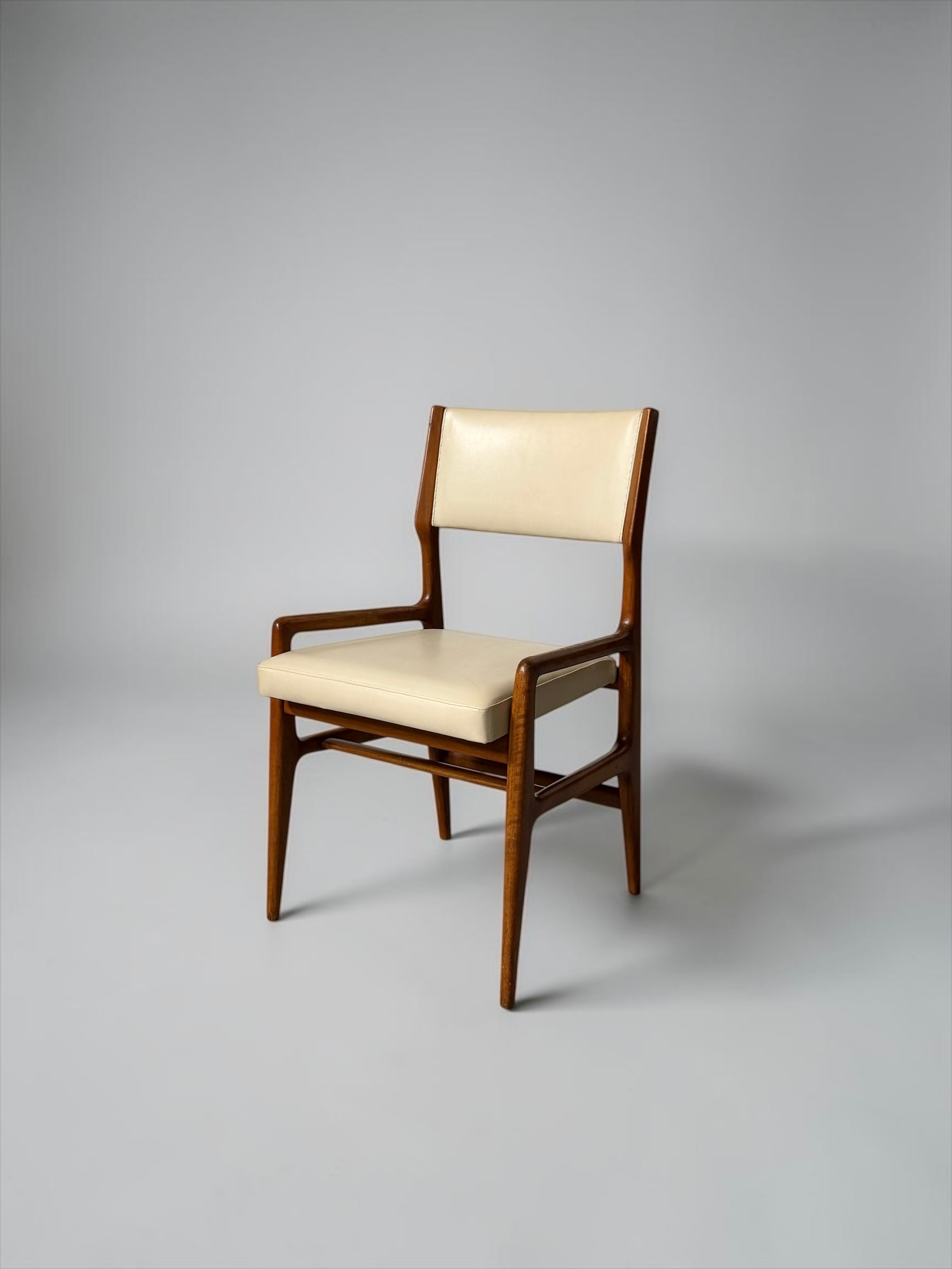 Model 676 Side Chair by Gio Ponti for Cassina, 1953　