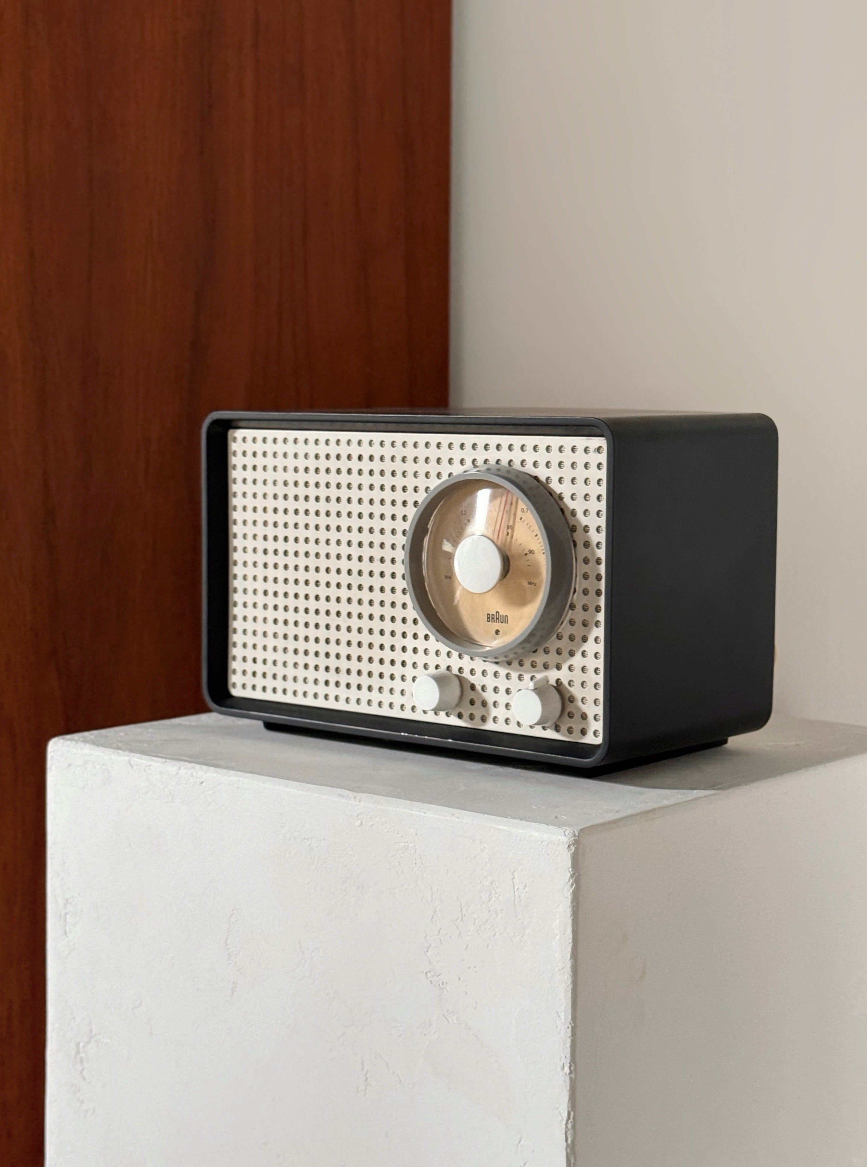 The 1961 Braun SK 25 radio designed by Arthur Braun and Fritz Eichler