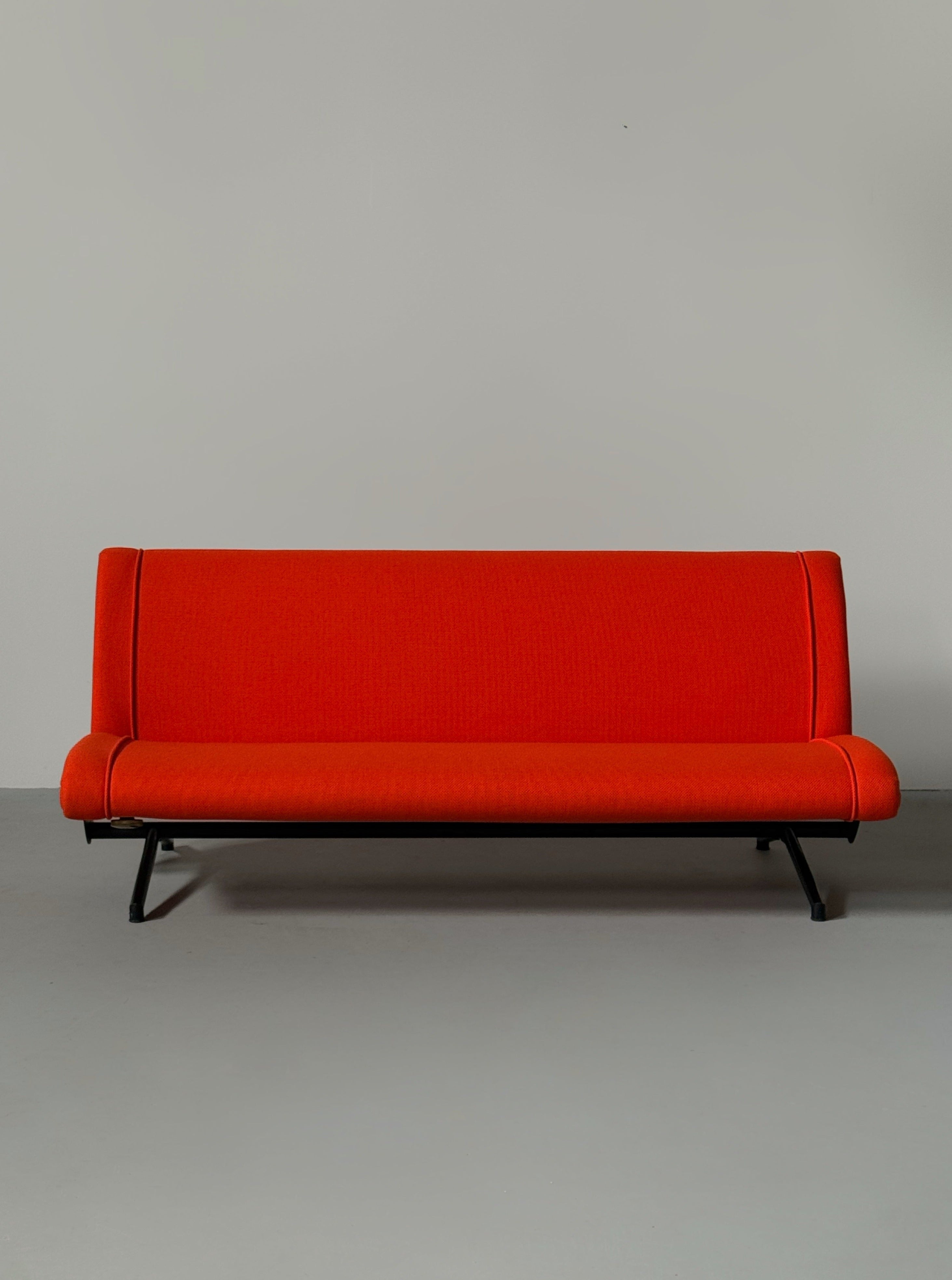 Sofa model D70 by Osvaldo Borsani for Tecno, Italy