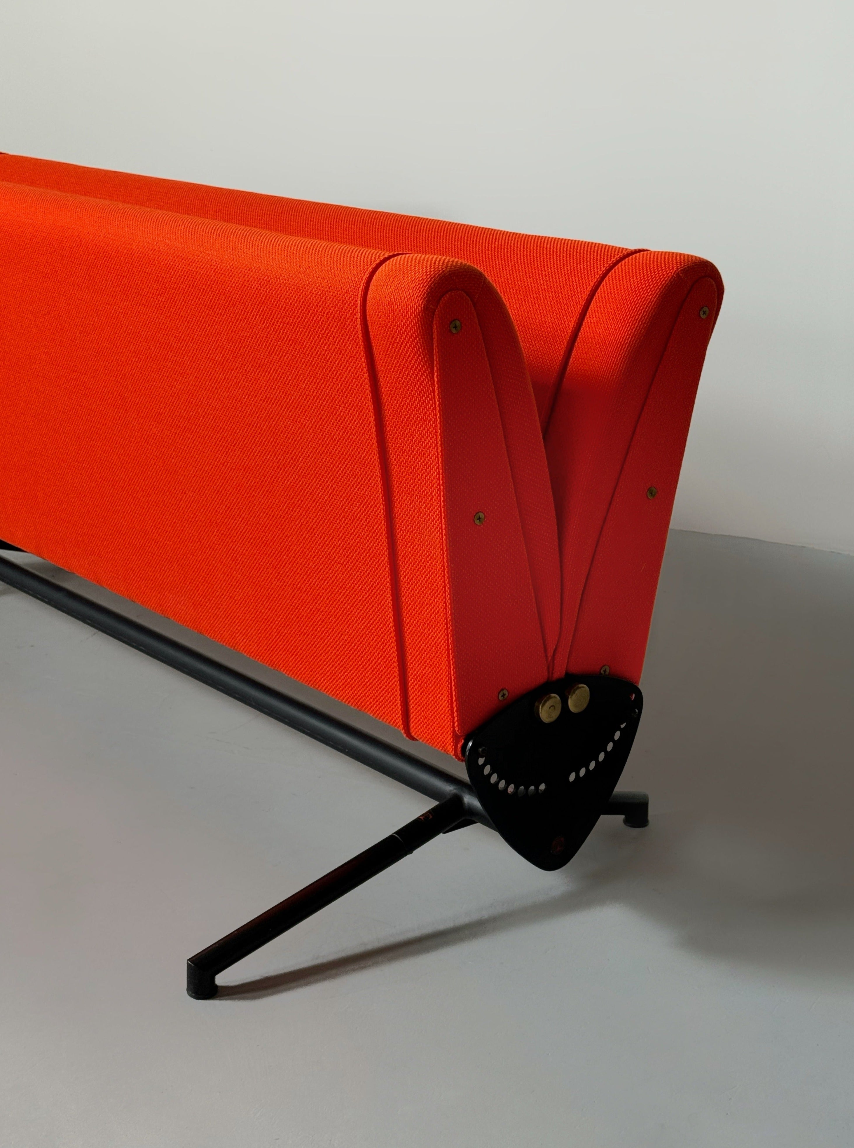 Sofa model D70 by Osvaldo Borsani for Tecno, Italy