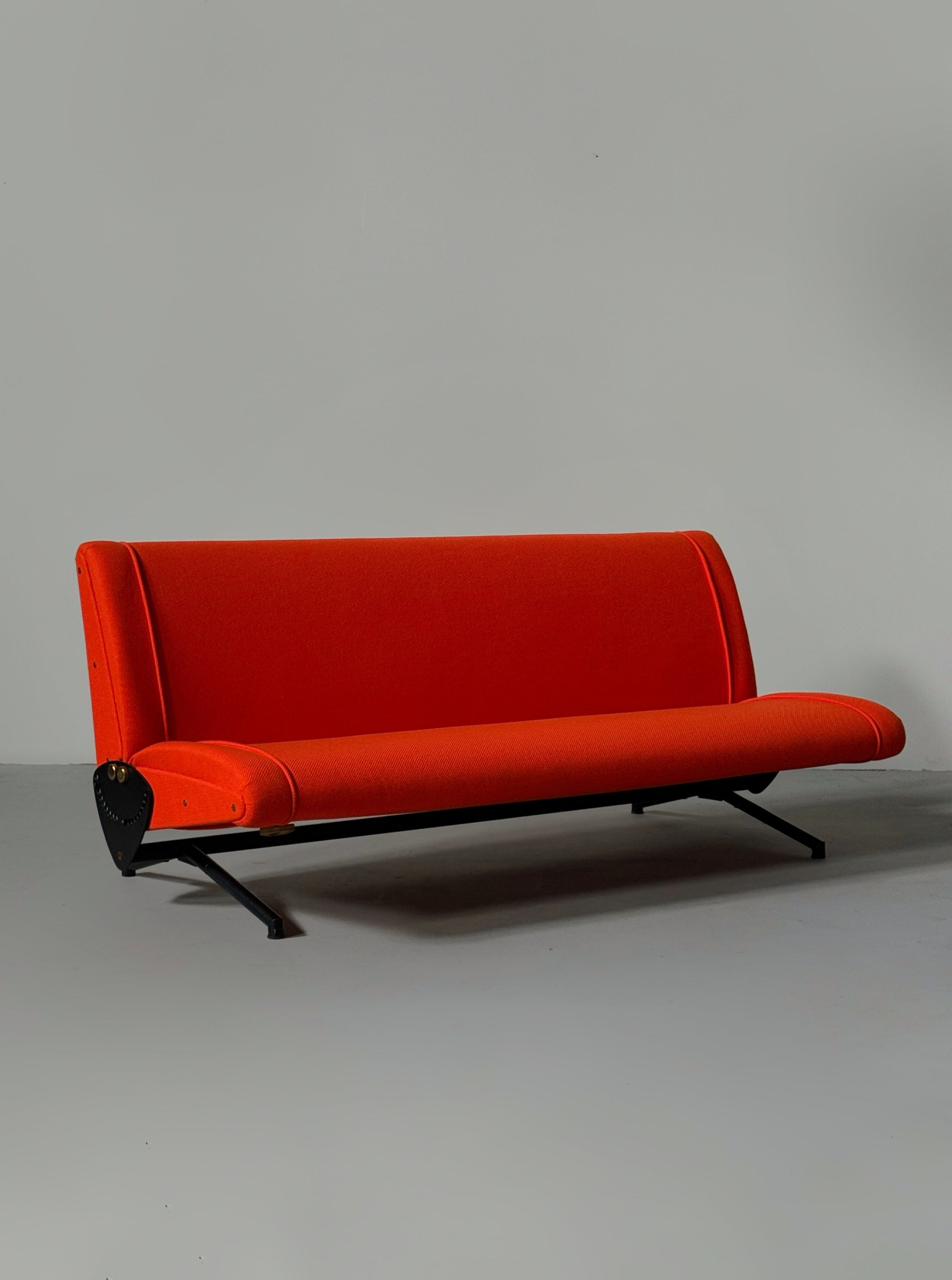 Sofa model D70 by Osvaldo Borsani for Tecno, Italy