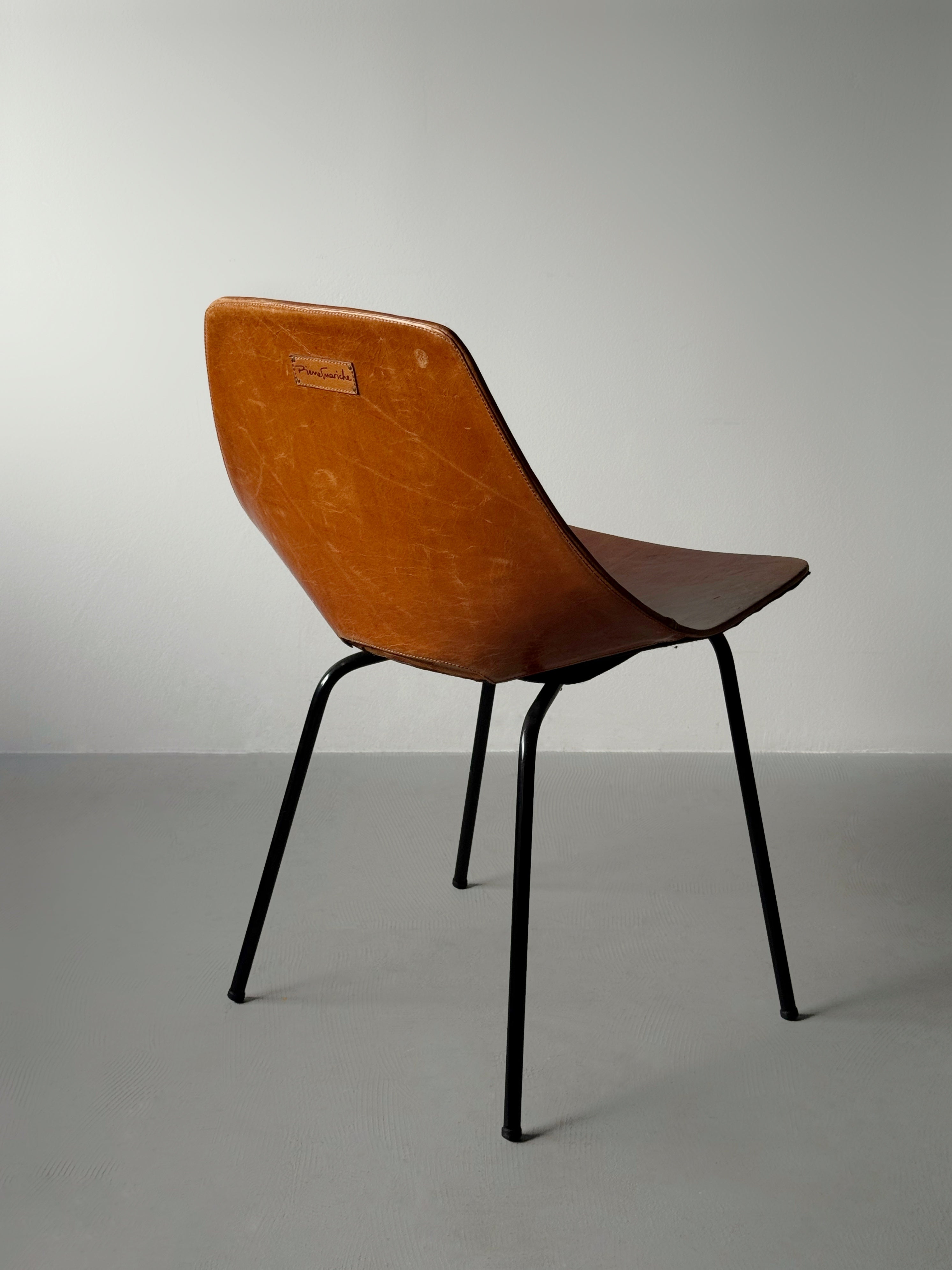 Pierre Guariche（ピエール・ガーリッシュ）アムステルダムチェア stoop | Amsterdam Chair by Pierre Guariche for Stainer in Black