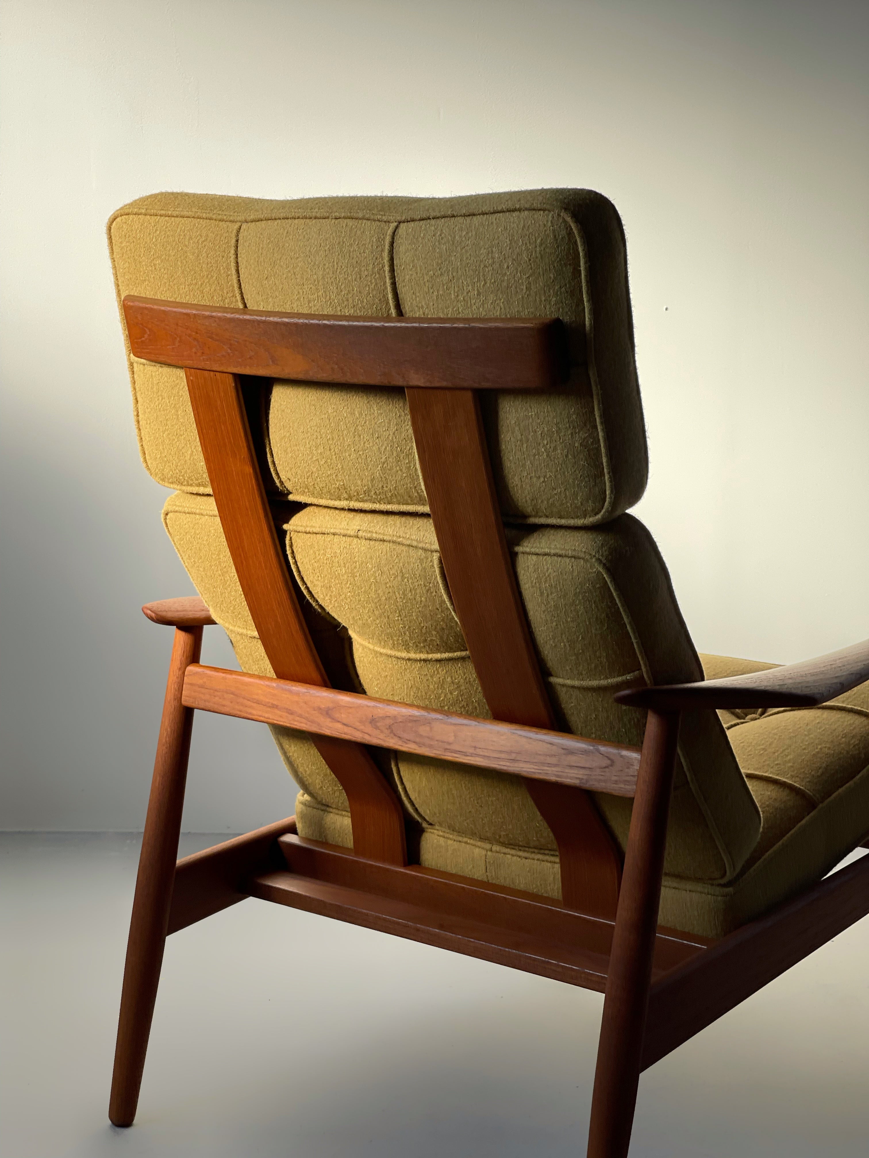 Model FD164 reclining lounge chair by Arne Vodder