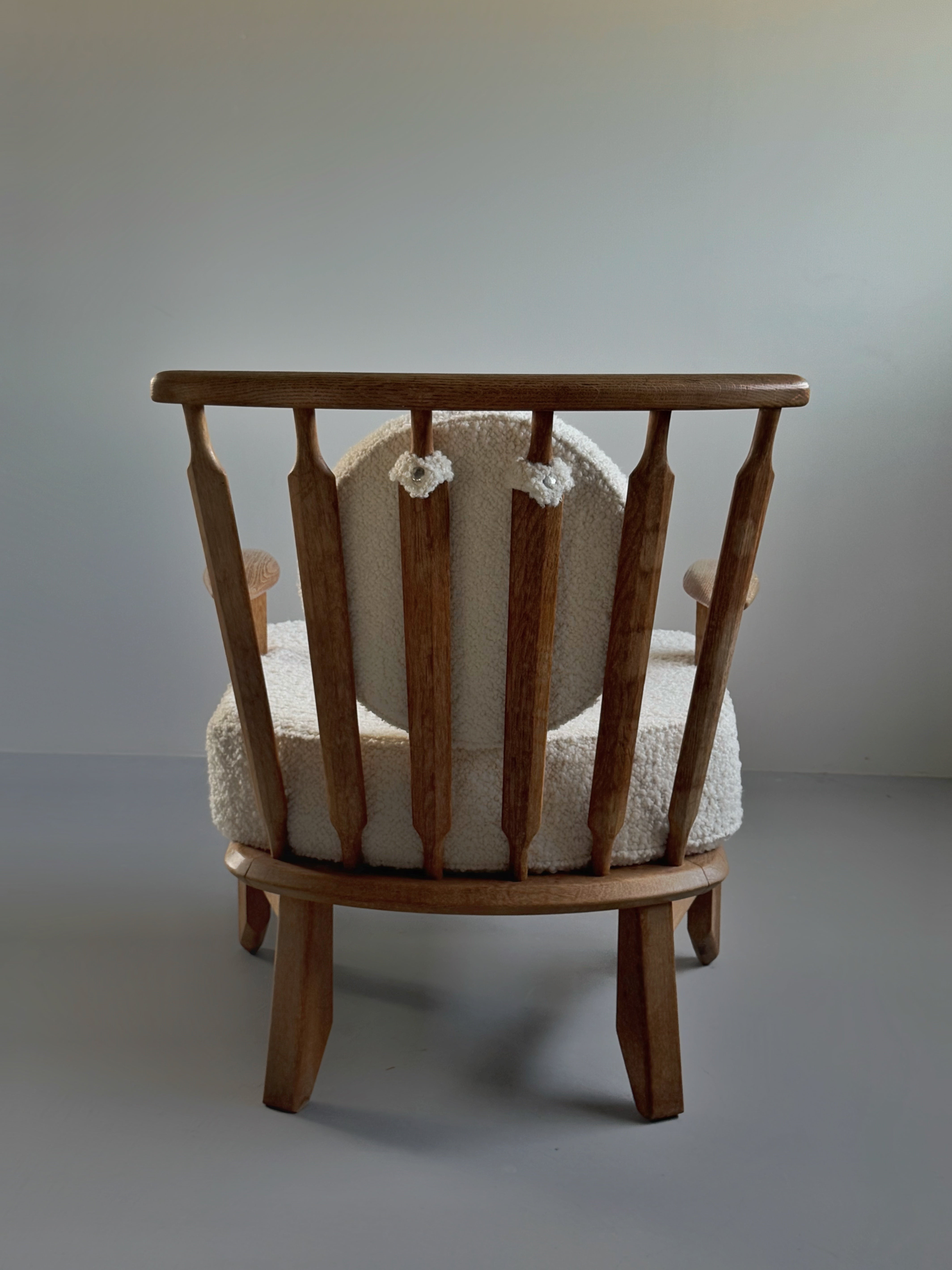 Armchair in oak by Guillerme et Chambron for Votre Maison, France 1960s　　