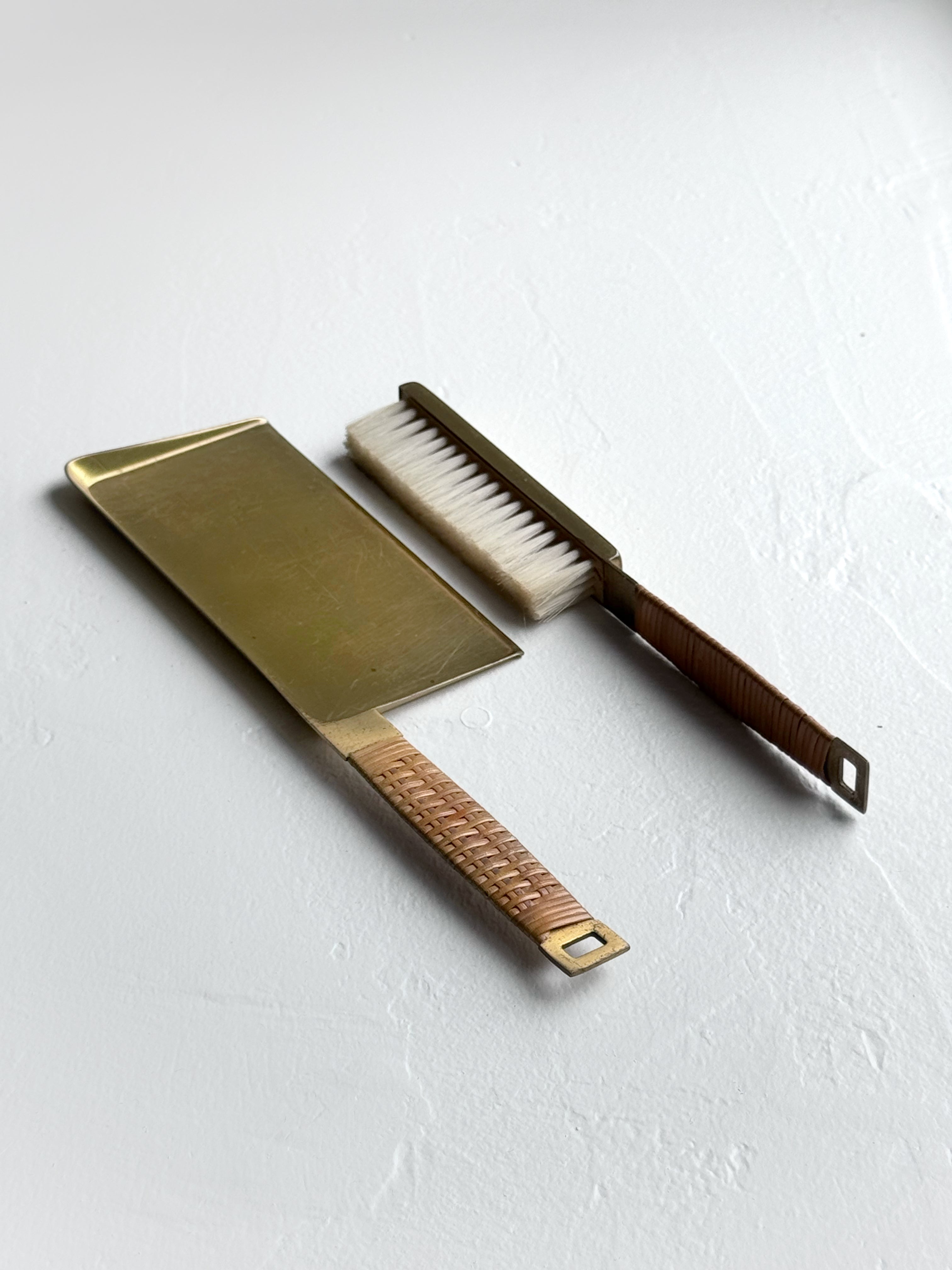A. G. Bunge mid-Century Modern Dustpan and Brush