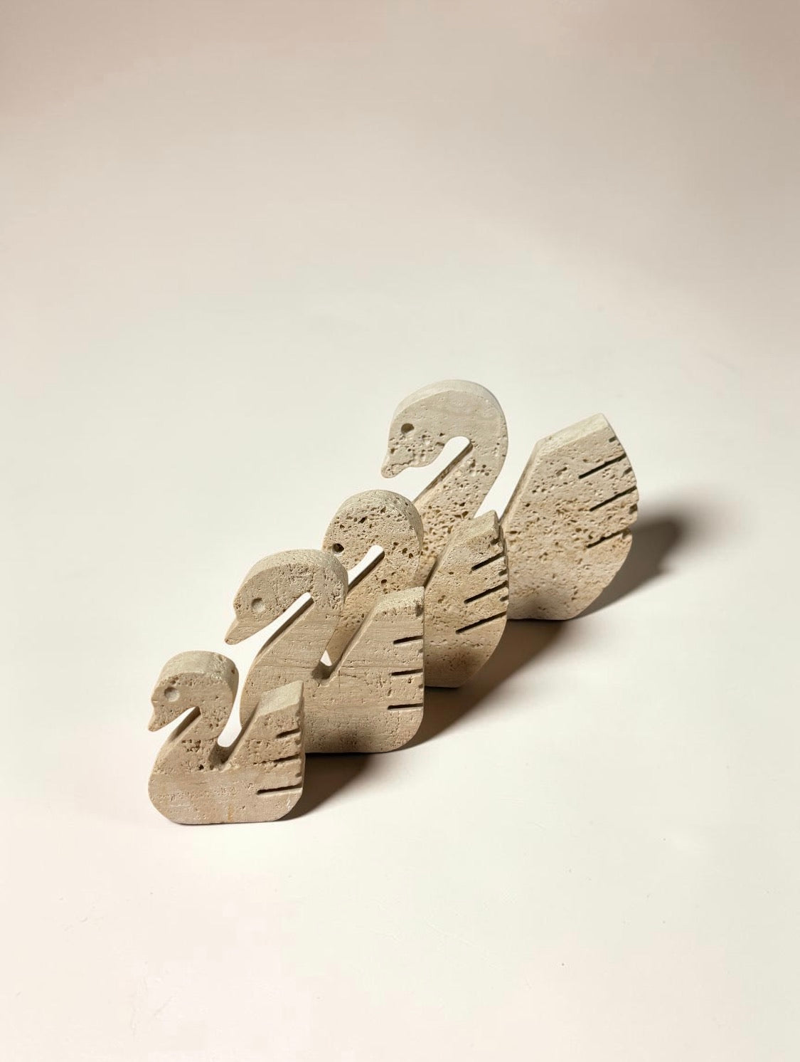 Travertine Ornaments with Three Swans by Enzo Mari for Mannelli Fratelli 1970s　