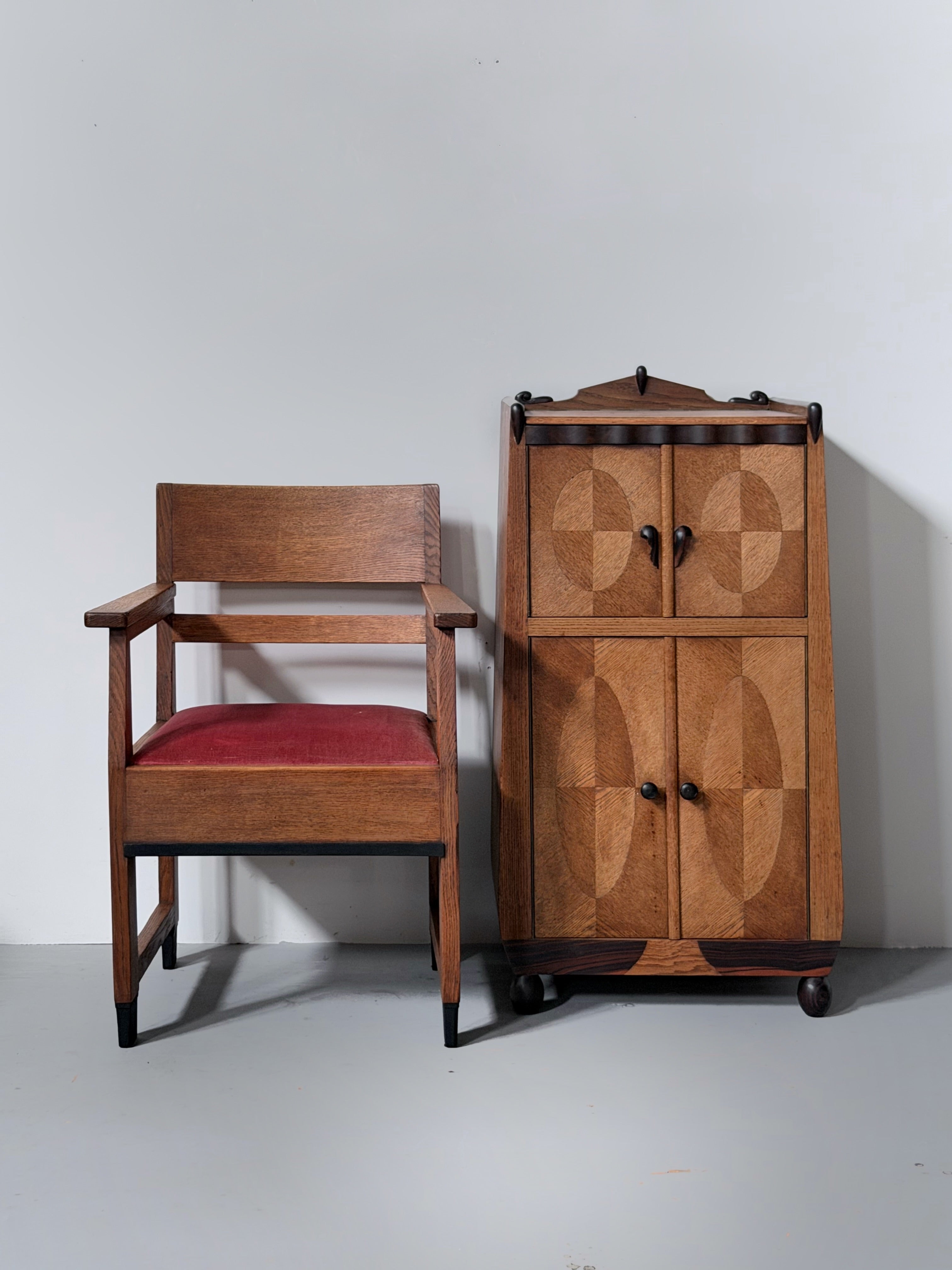 Haagse School armchairs by H. Fels for L.O.V. Oosterbeek, The Netherlands 1920s