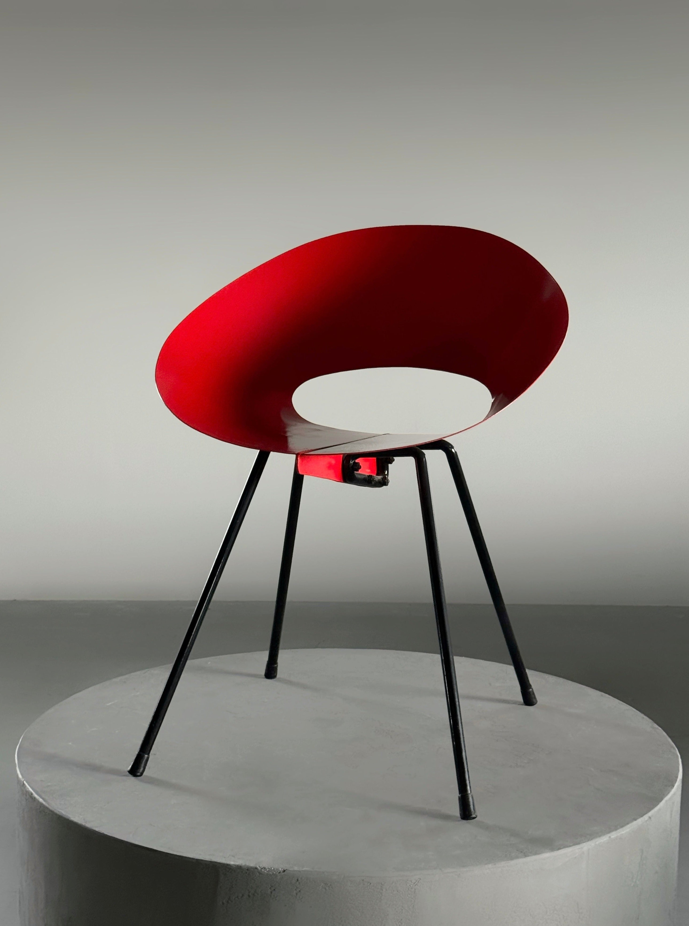 Model132 metal chair by Donald Knorr