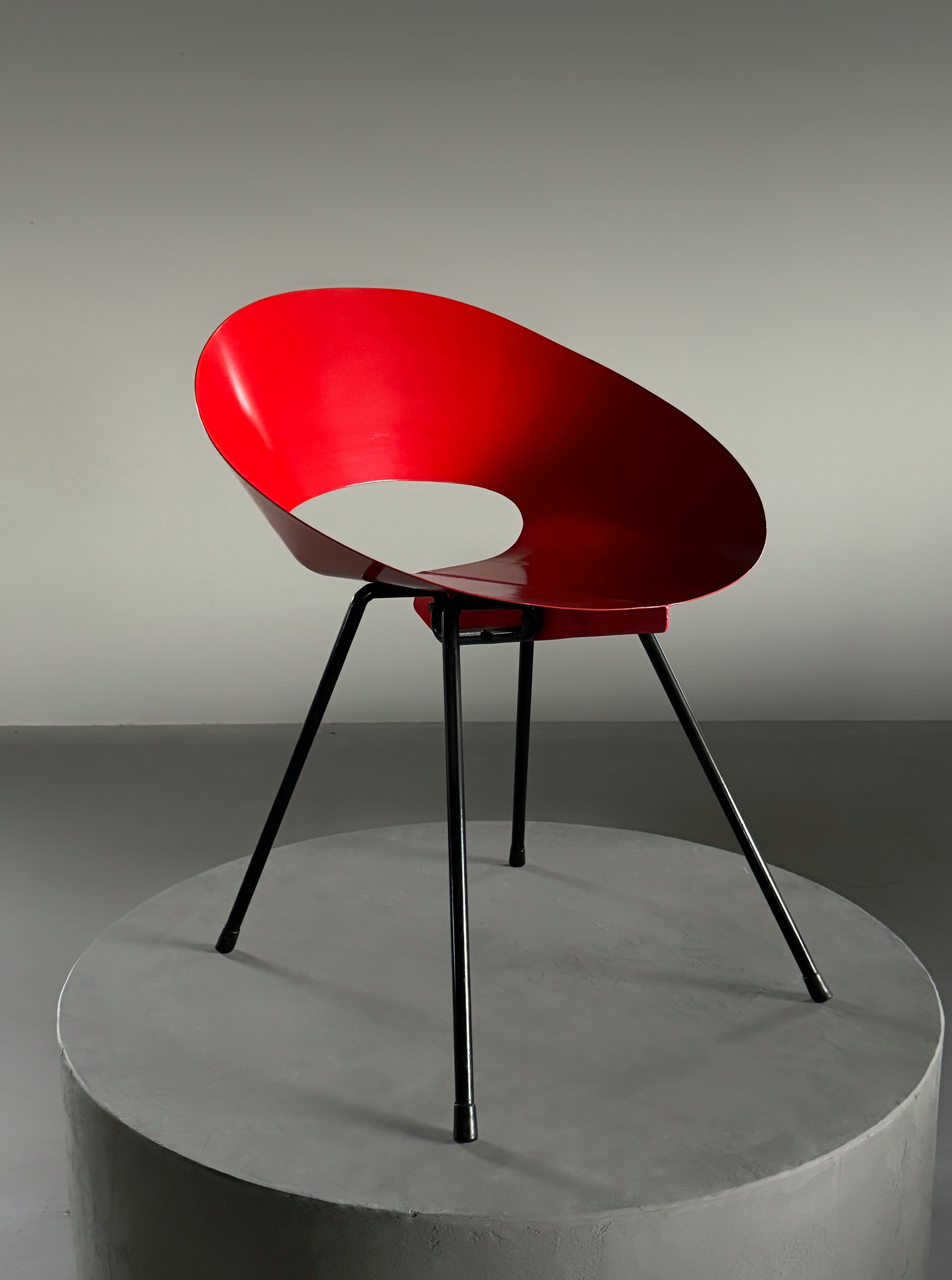 Model132 metal chair by Donald Knorr
