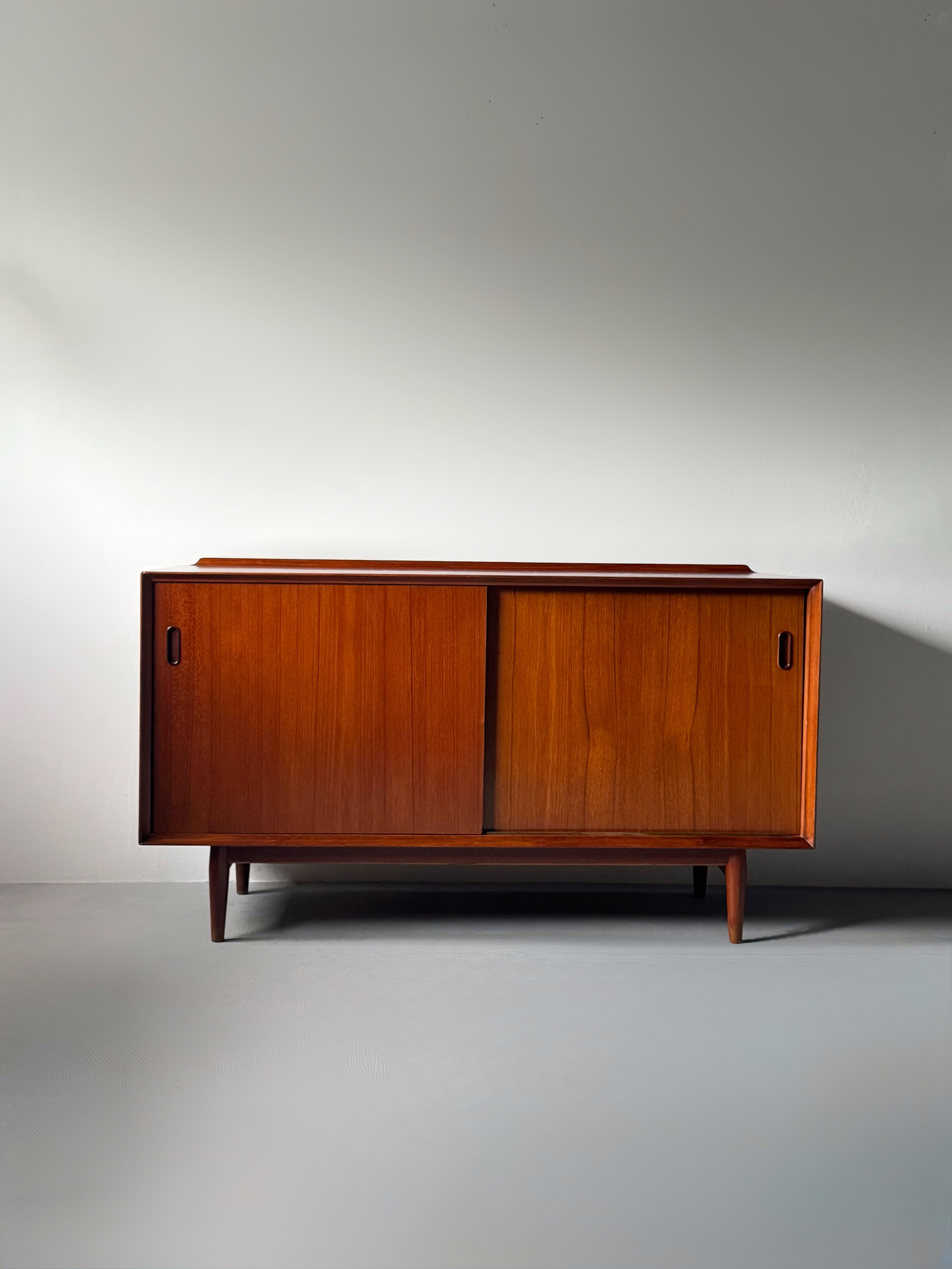 Sideboard OS11 in Teak with Reversible Doors by Arne Vodder for Sibast, Denmark 1950s
