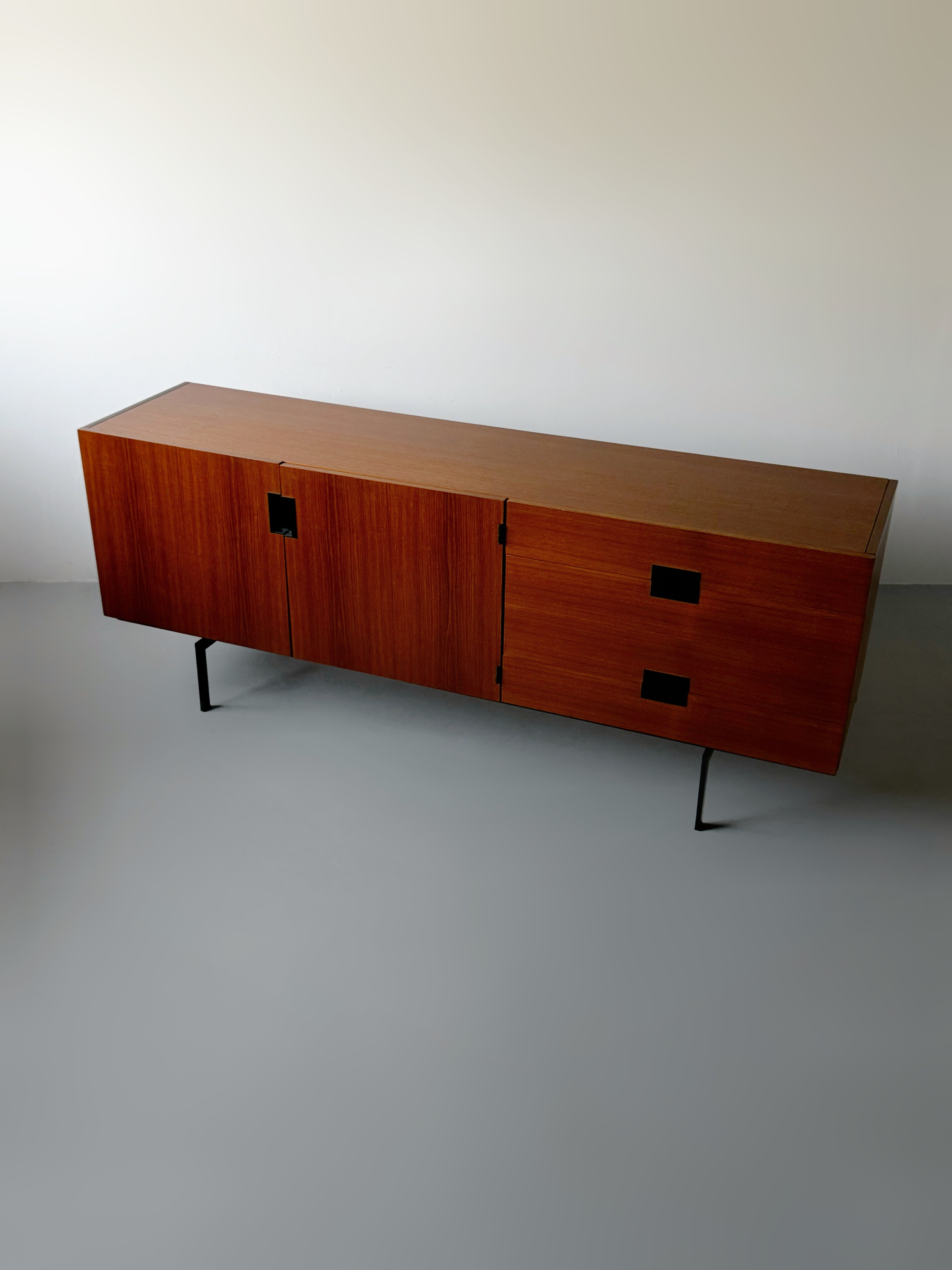 Japanese Series Sideboard Model DU04 by Cees Braakman for Pastoe, 1958　