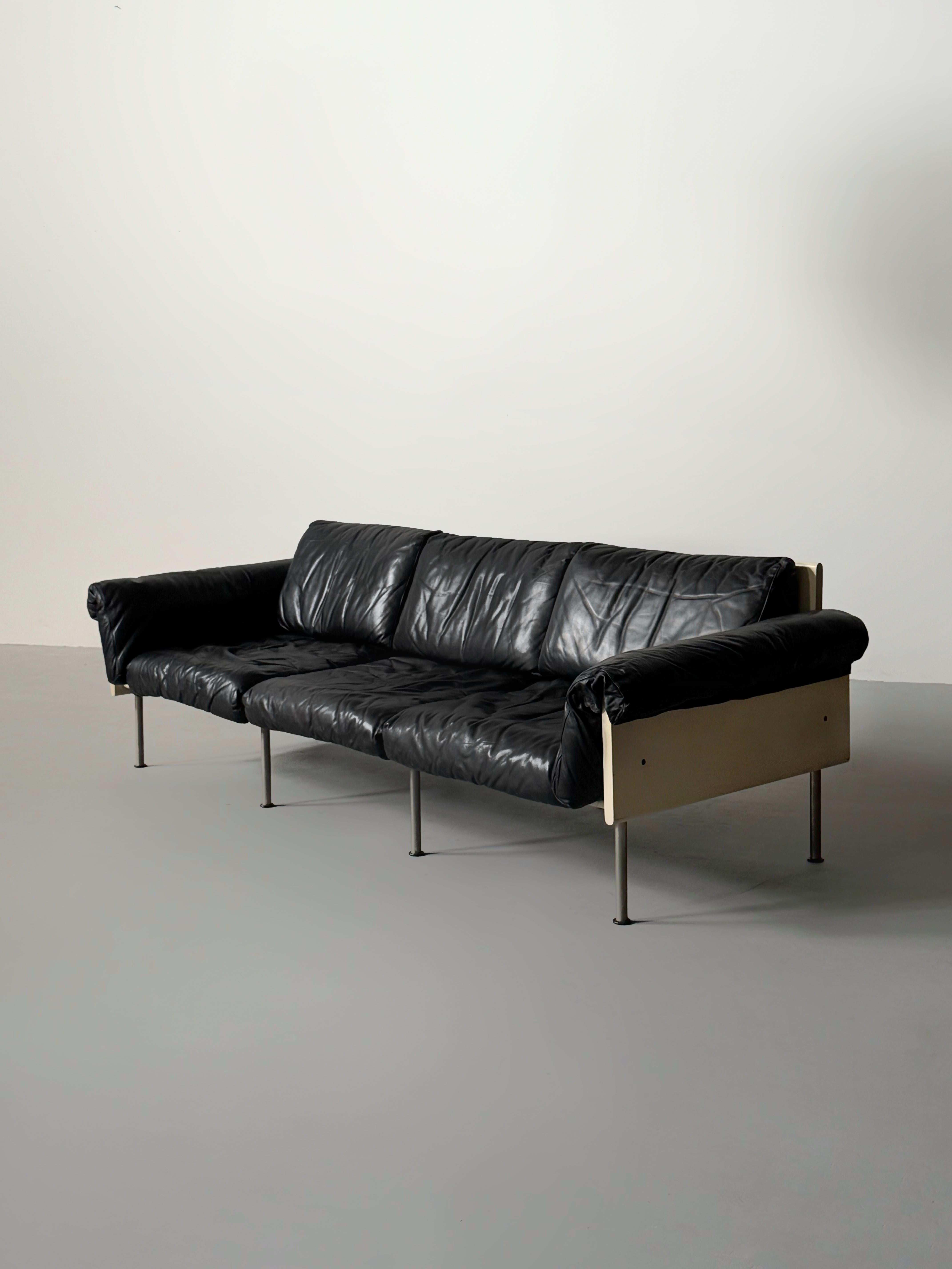 Model Ateljee Sofa by Yrjö Kukkapuro for Haimi Finland 1963　