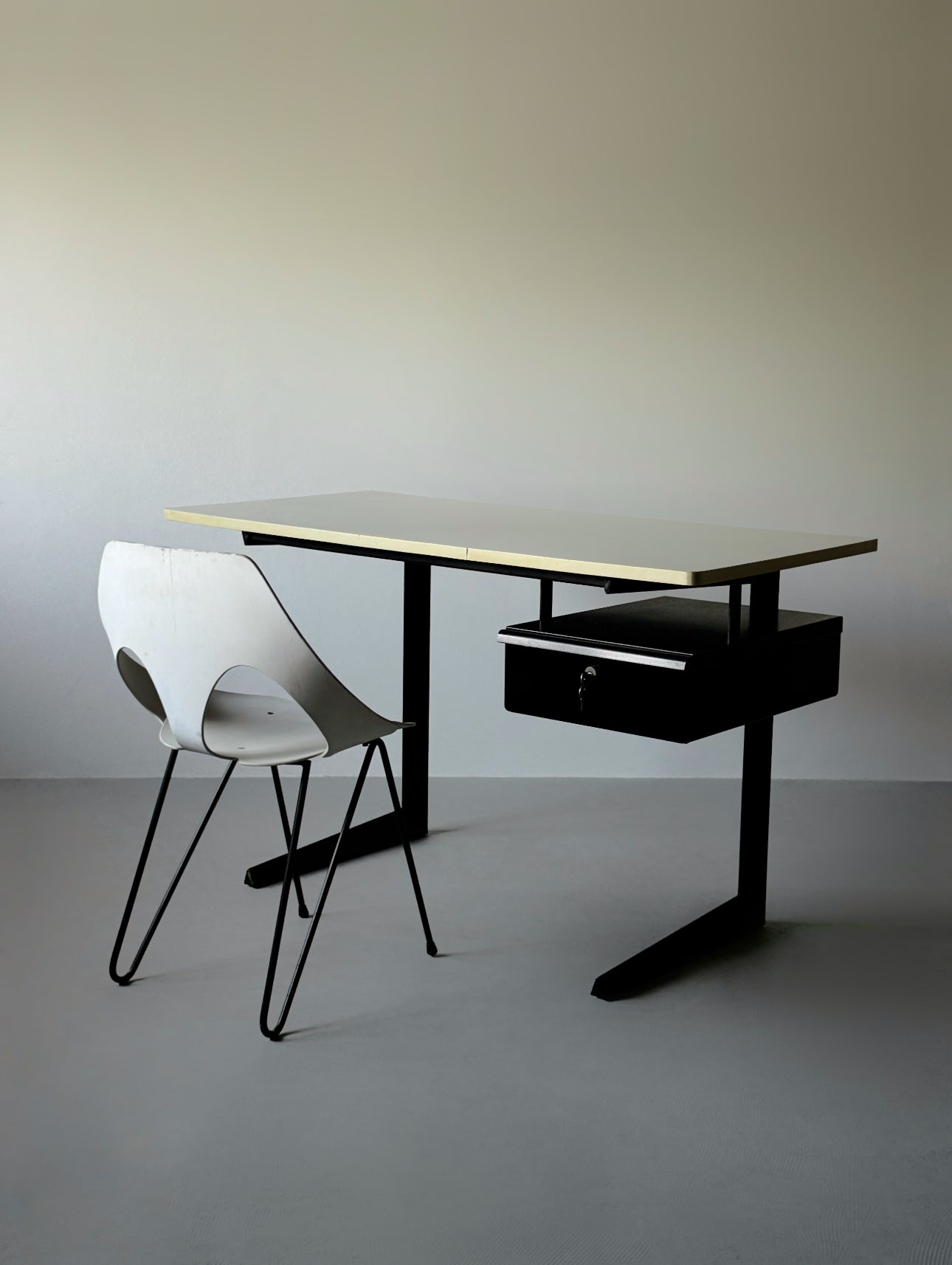 Result Desk by Friso Kramer for Ahrend de Cirkel, Holland 1958　　