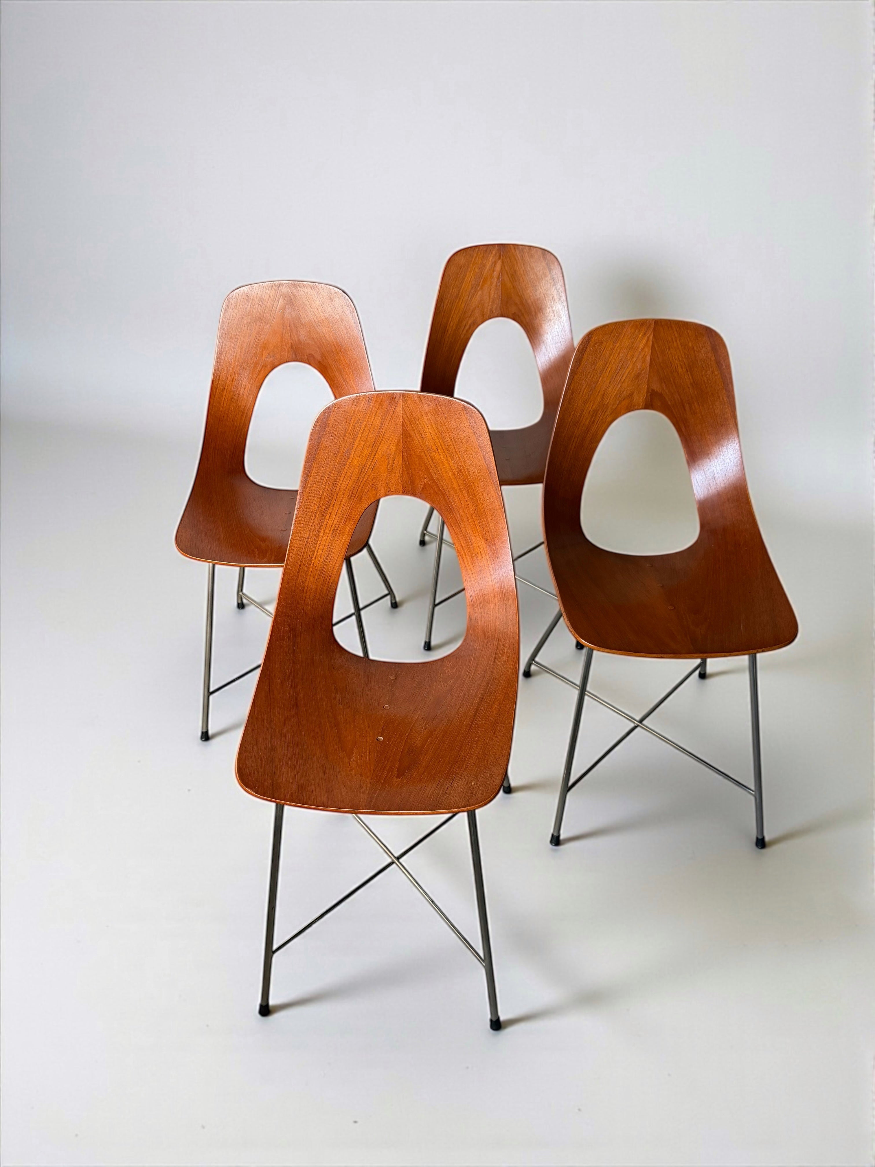 Set of 4 Dinning Chairs by Augusto Bozzi for Saporiti, Italy 1950s　
