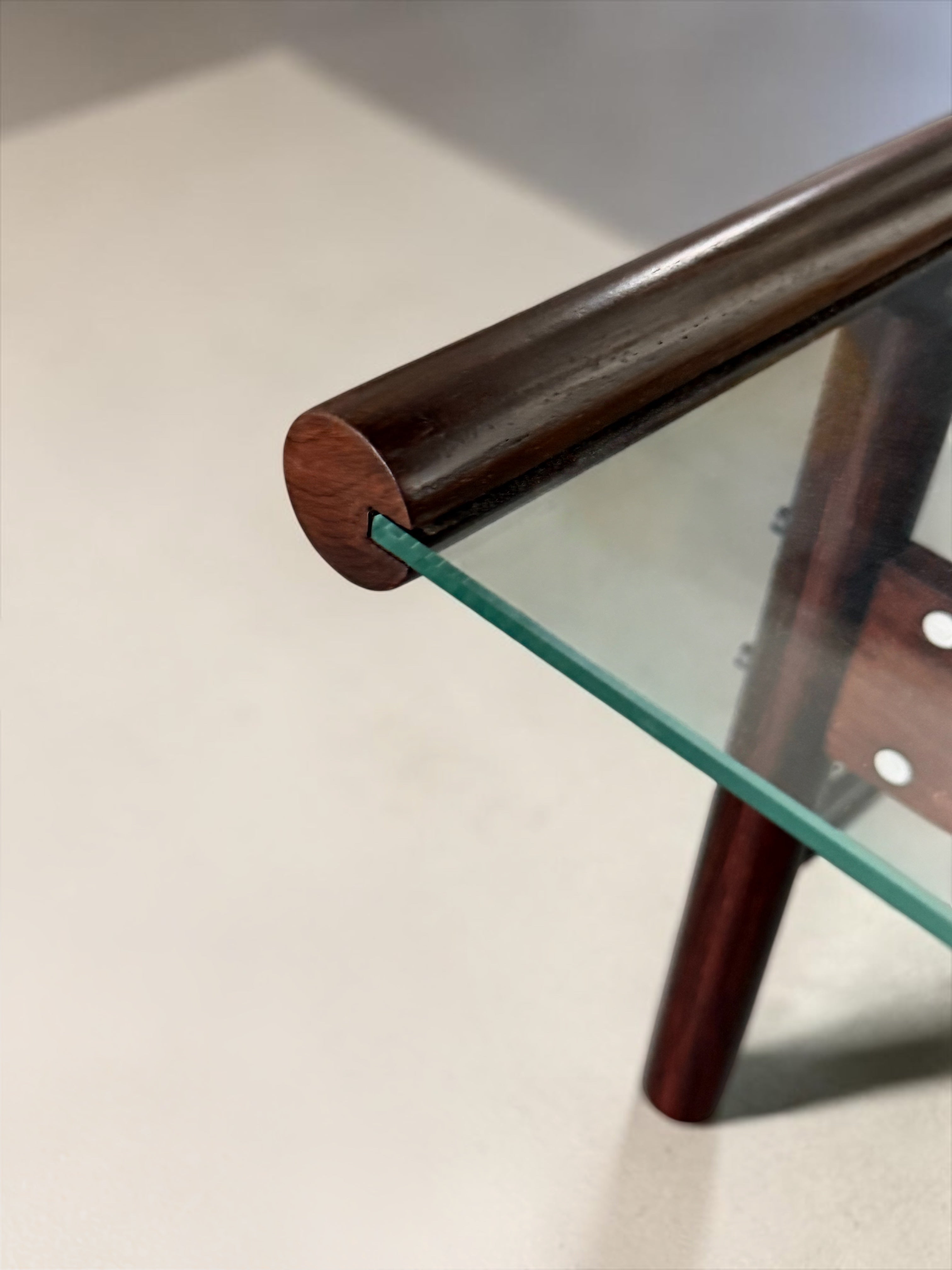 Model Jockey coffee table by Jorge Zalszupin, Brazil　