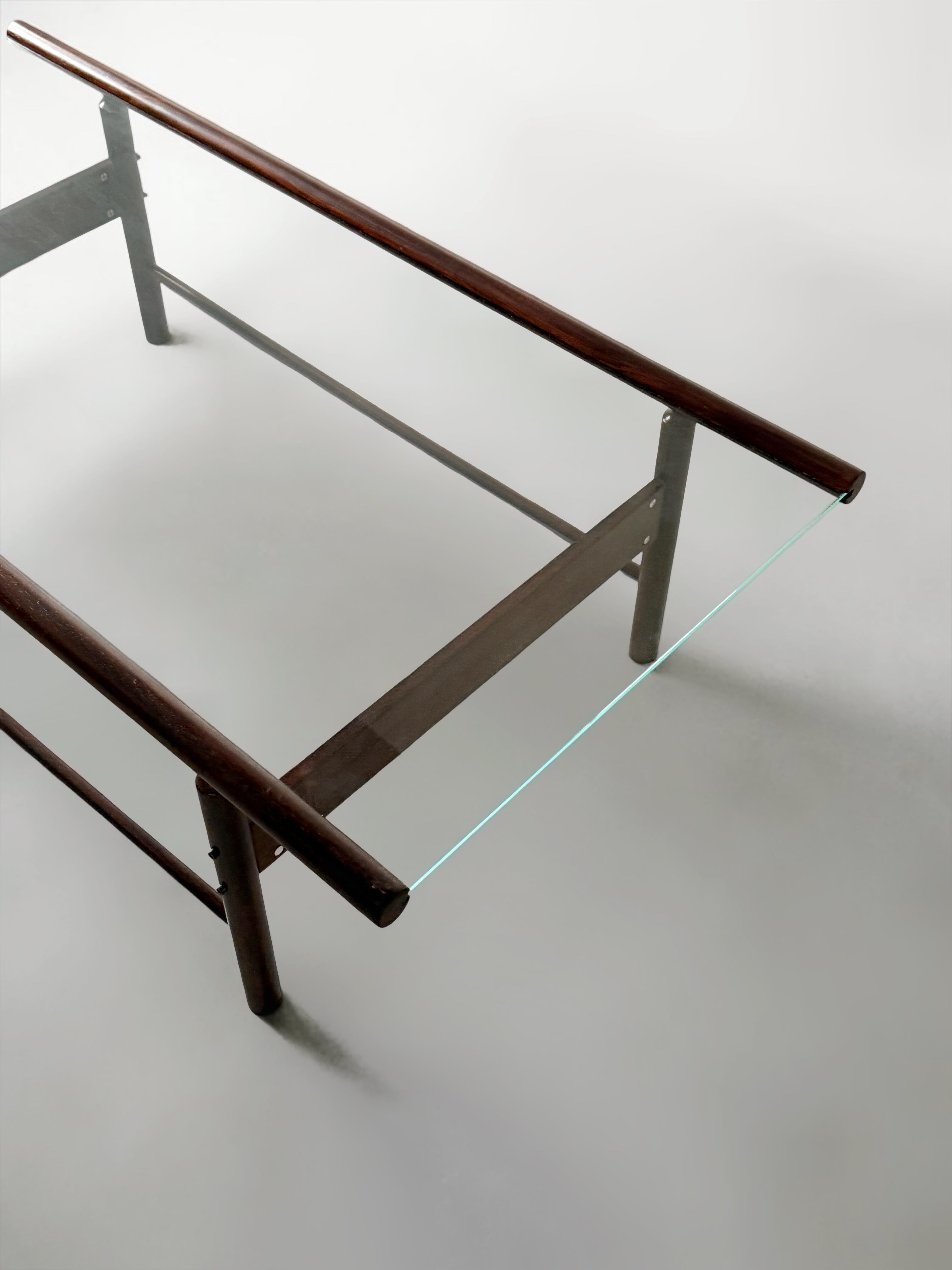 Model Jockey coffee table by Jorge Zalszupin, Brazil　