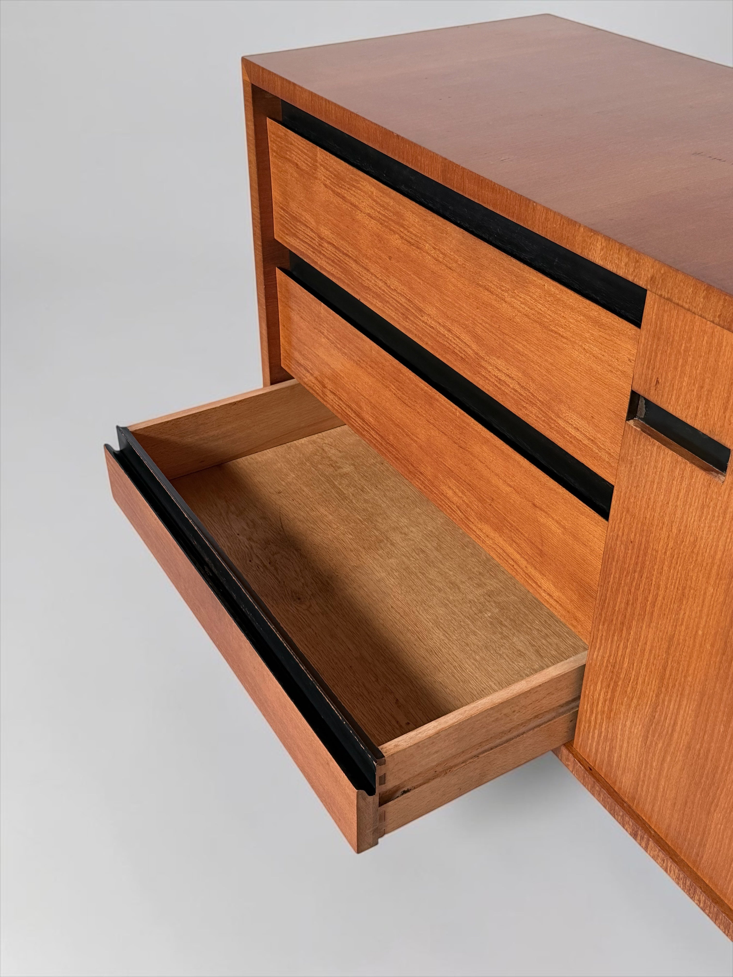 Sideboard by Gérard Guermonprez 1950s　　